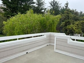 Building Photo - 425 Mountain View Dr