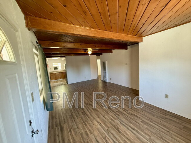 Building Photo - 335 Denslowe Dr