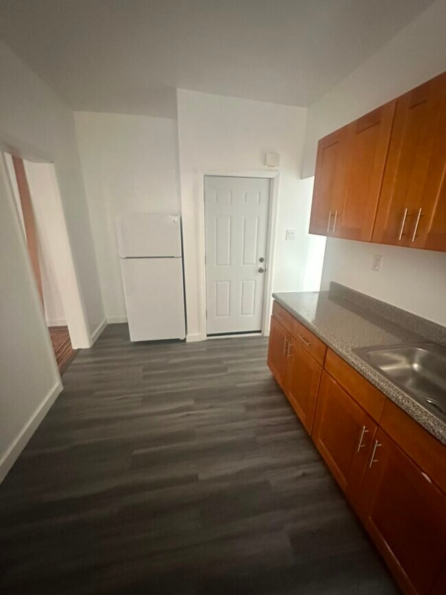 Foto del edificio - 112 E 95th St