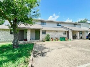 Building Photo - 3601 N Hills Dr