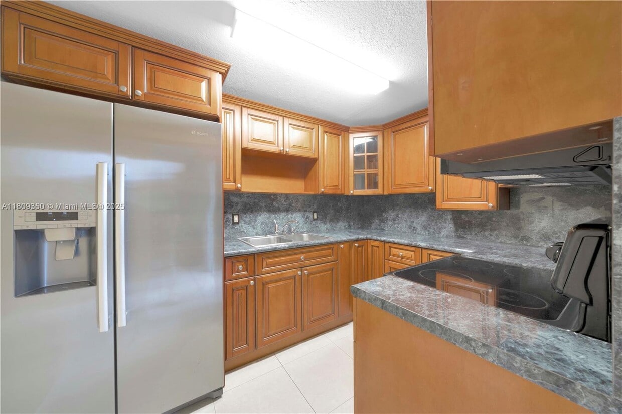 Primary Photo - 1701 NW 37th Ave