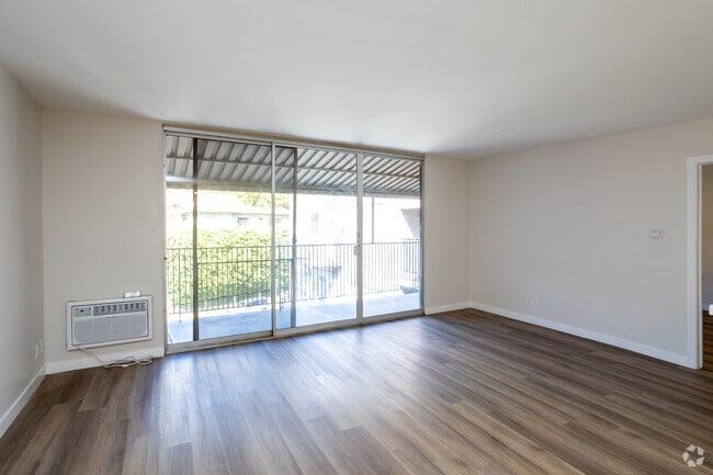 Fourth Floor 2BR, 2BA - Fountain Luxury Apartments