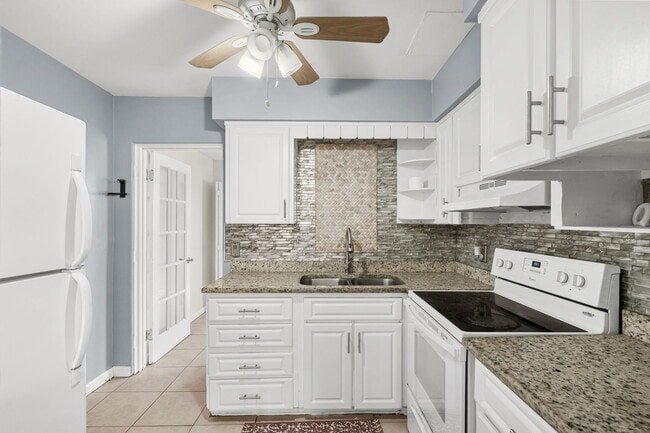 Photo - 524 Florida Ave (Clearwater, FL) Apartments