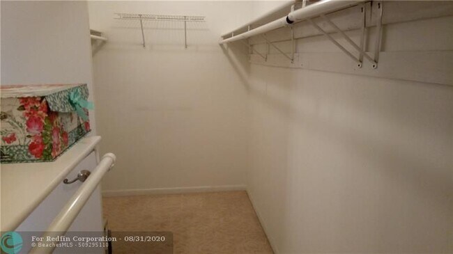 Large baster Closet-Huge - 10777 W Sample Rd