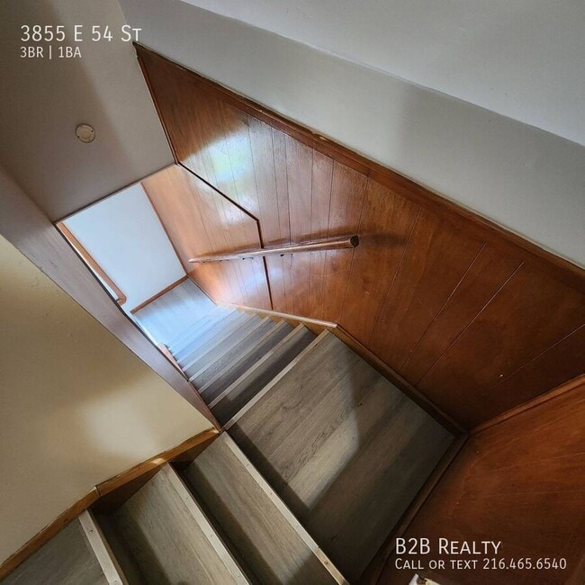 Foto del edificio - 3855 E 54th St