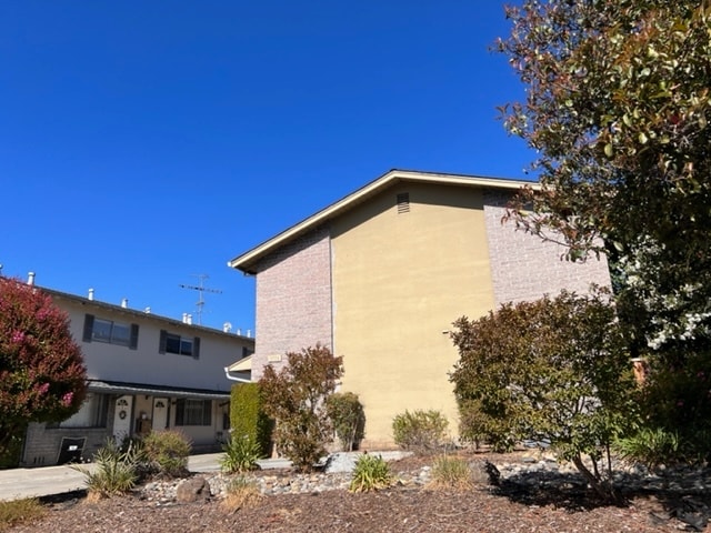 Building Photo - 1716 Noranda Dr