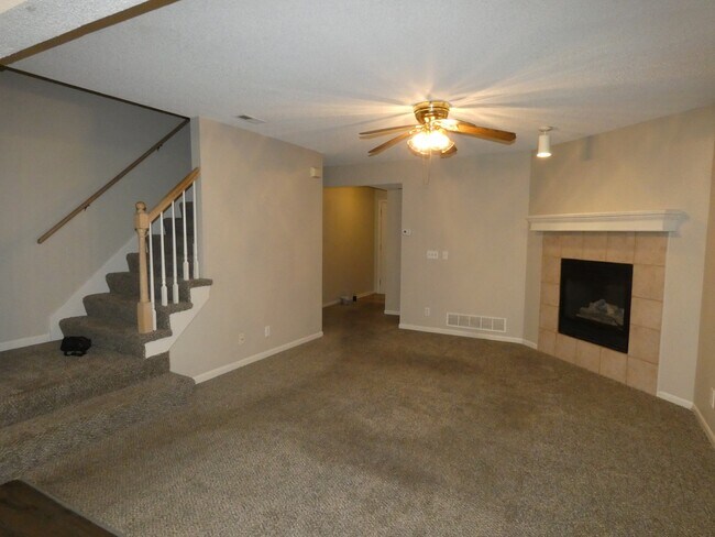 Foto del edificio - 10615 N Locust Ct