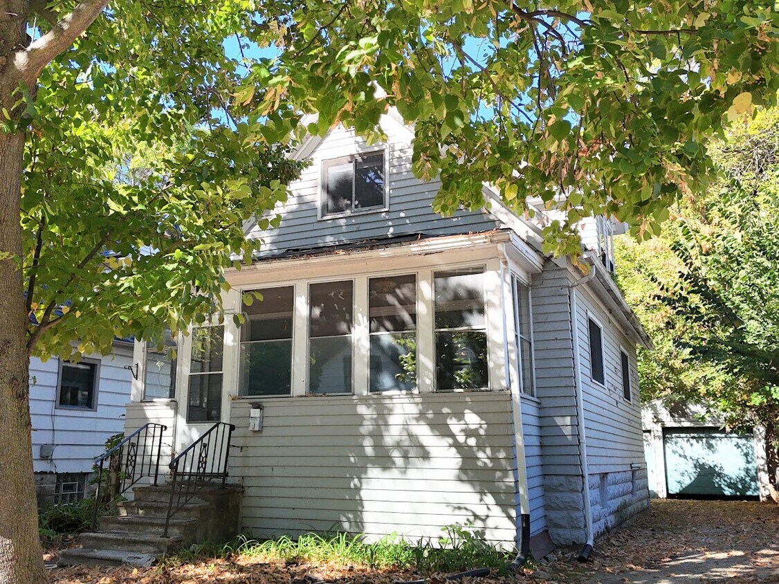 Foto principal - 1330 Dewey Ct