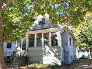 Building Photo - 1330 Dewey Ct