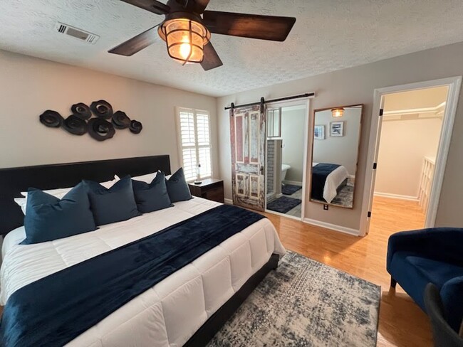 Foto del edificio - 279 Glen Cove Dr