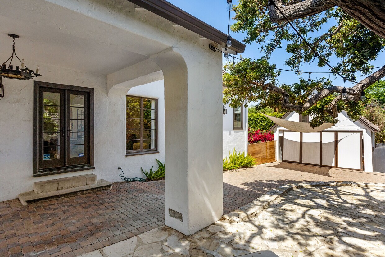 Foto principal - 1541 Addison Rd