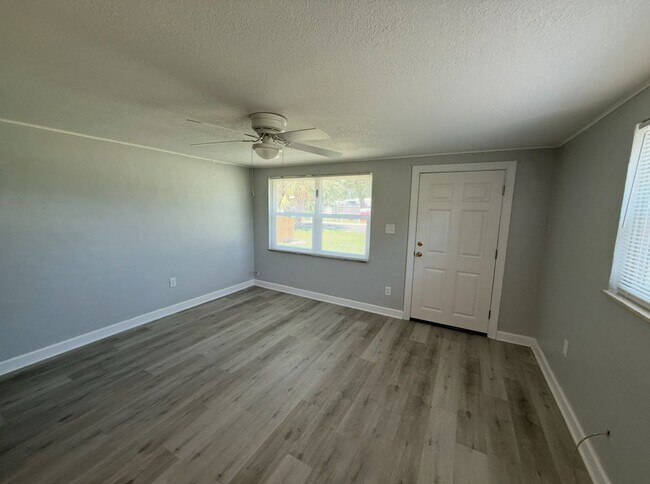 Foto del edificio - 5904 Kingsview Ln
