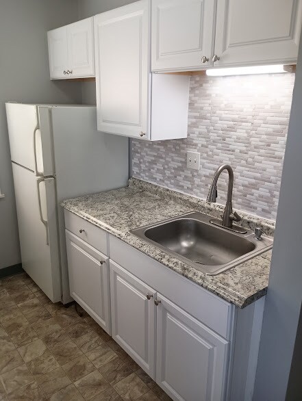Kitchen - 5 Park Ave