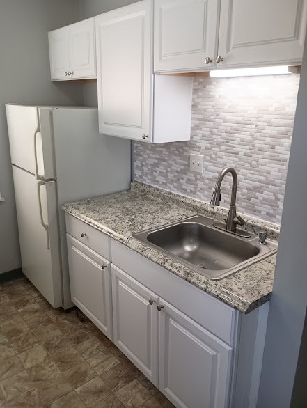 Kitchen - 5 Park Ave