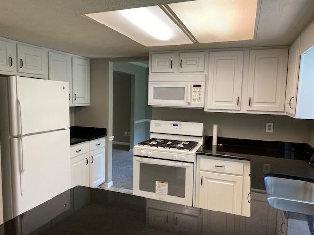 Building Photo - 2121 Heritage Trace Dr