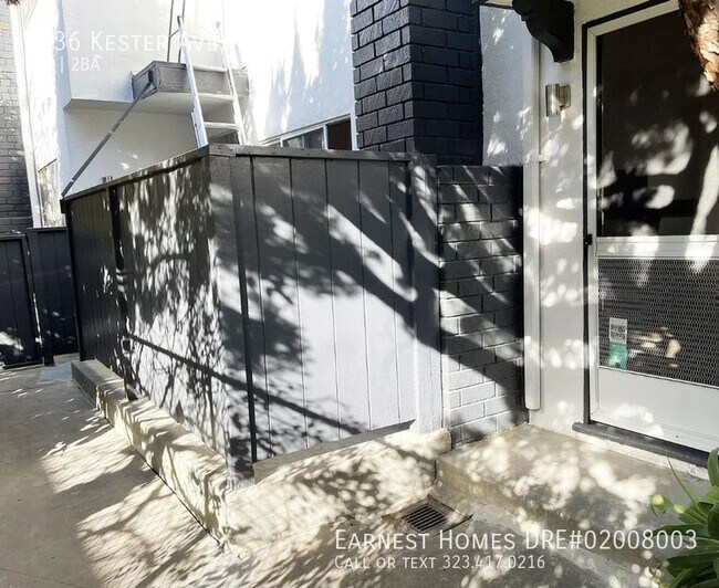 Building Photo - 5236 Kester Ave Unit 7, Sherman Oaks, CA 9...