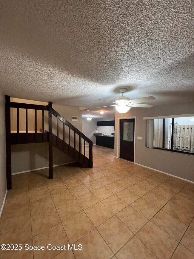 Foto del edificio - 8716 Hibiscus Ct