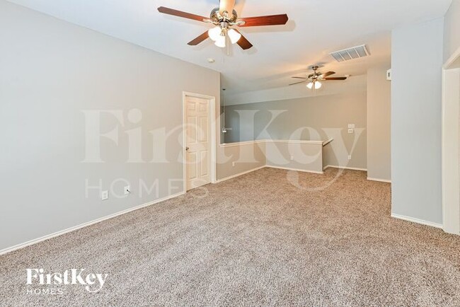 Building Photo - 18402 Wolf Creek Tr