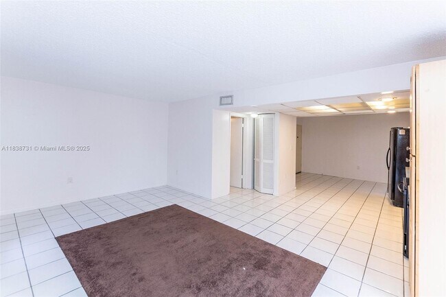 Foto del edificio - 3862 NE 171st St