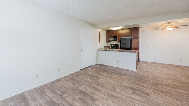 Foto del edificio - 311 Weston Cir