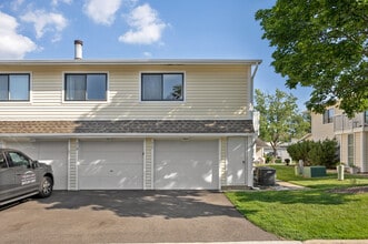 Building Photo - 717 Whitesail Dr