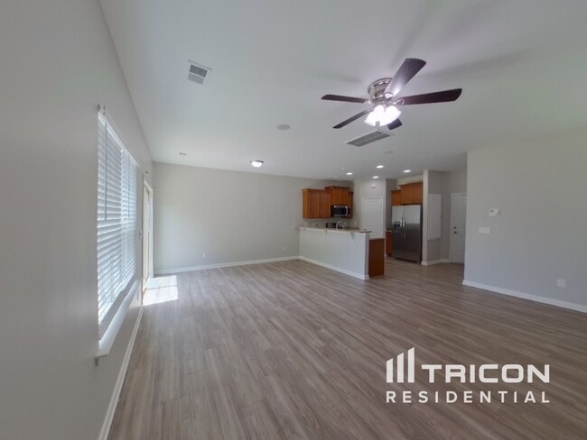 Building Photo - 437 Eastfair Dr