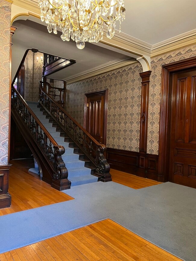Building Photo - 241 Middle Street