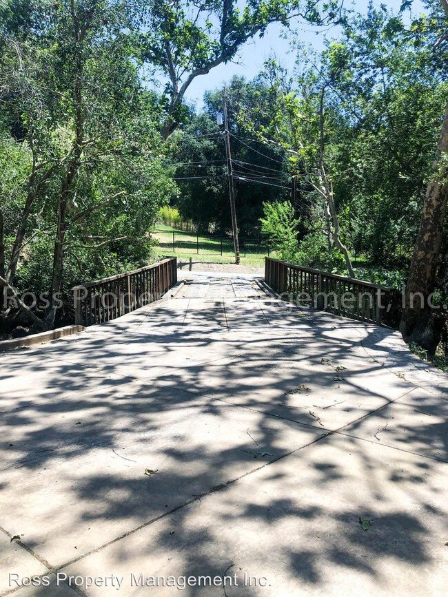 Building Photo - 2 br, 3 bath House - 528 Kilkare Road