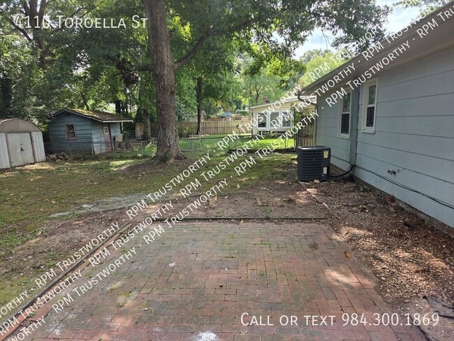 Building Photo - 4110 Toroella St