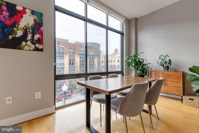 Foto del edificio - 520 John Carlyle St