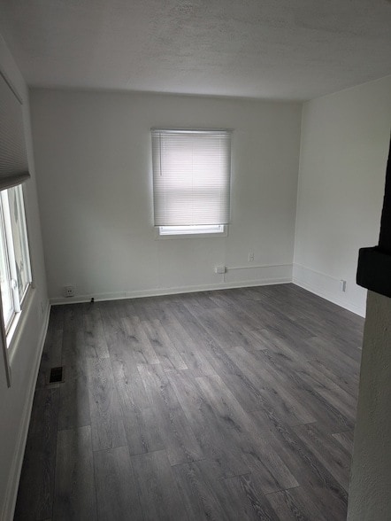 Building Photo - 2107 Elim Ave