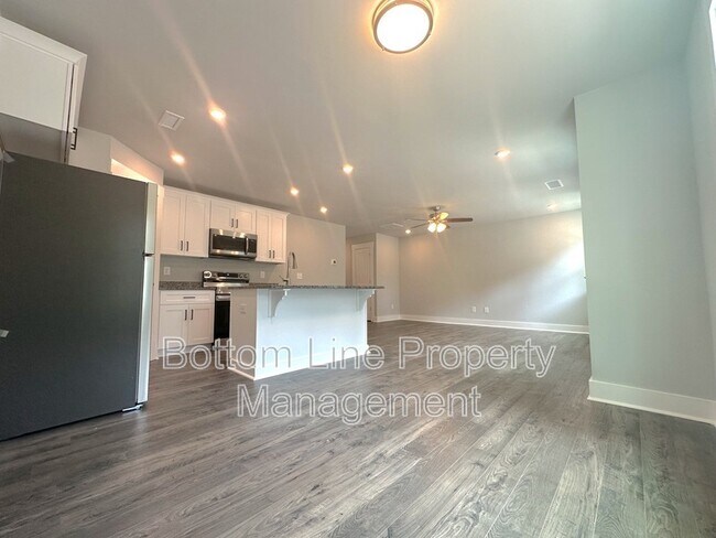 Foto del edificio - 2931 Burgess Dr