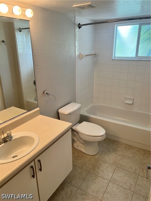 Foto del edificio - 8271 Key Royal Cir
