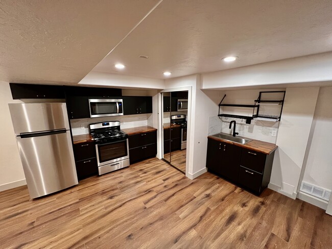 Building Photo - 10992 S Maple Farms Ln