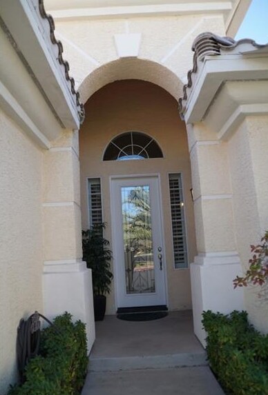 Foto del edificio - 8809 Las Olivas Ave