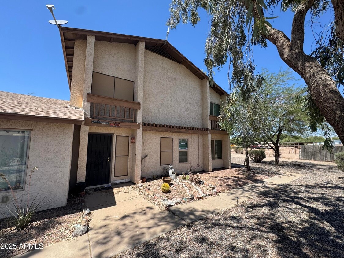 Primary Photo - 1765 S Fairway Cir