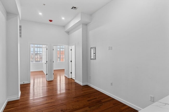 Building Photo - 280 Essex St
