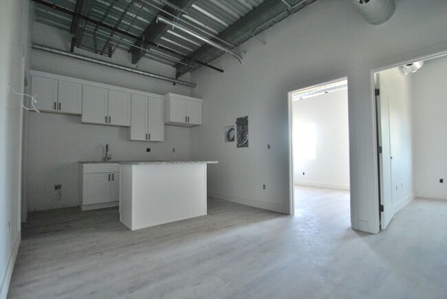 Building Photo - Westfield Lofts - Unit 10