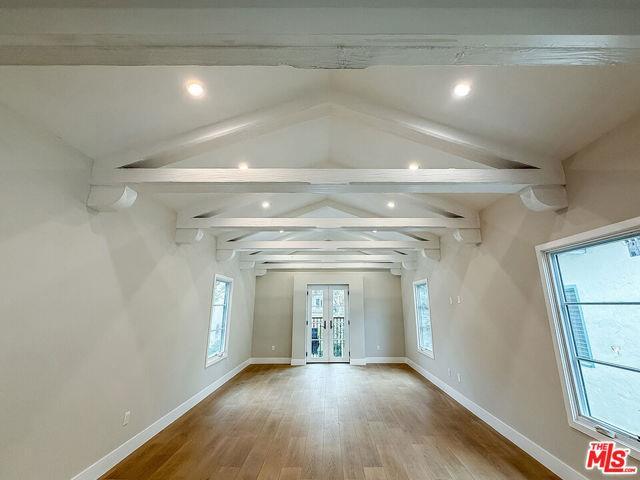 Building Photo - 150 N Arnaz Dr