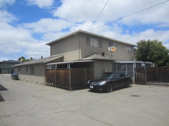 Building Photo - 1070 Topaz Ave