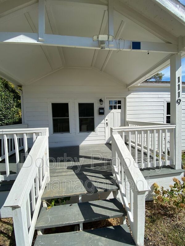 Building Photo - 1119 Pierce St