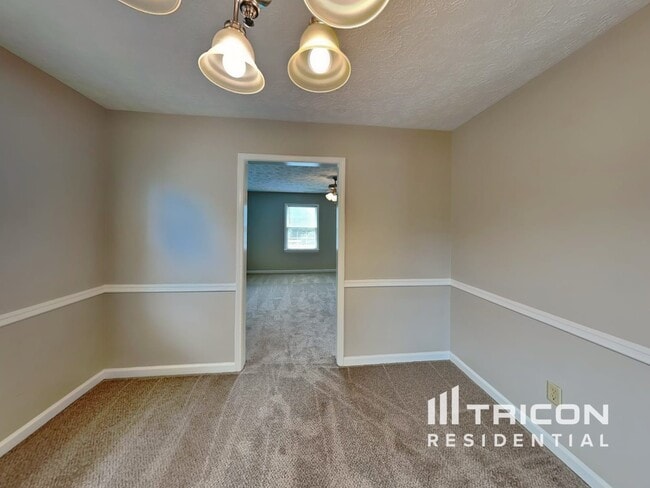 Building Photo - 414 Breezy Dr SW