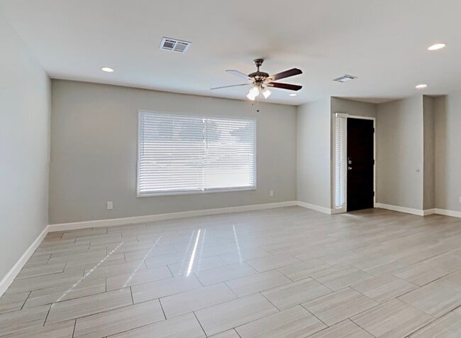 Building Photo - 1412 E Hermosa Dr