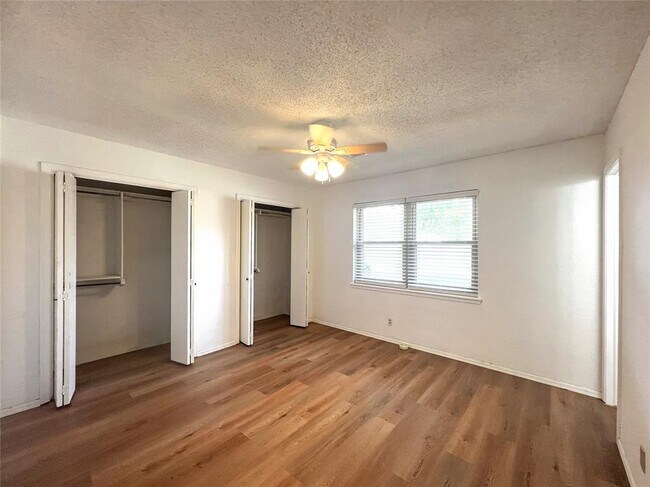 Foto del edificio - 1024 S Highland Dr