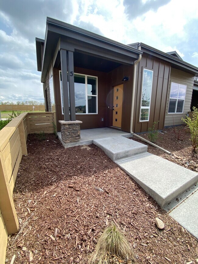 Small Patio - 2614 Avenger Pl #5