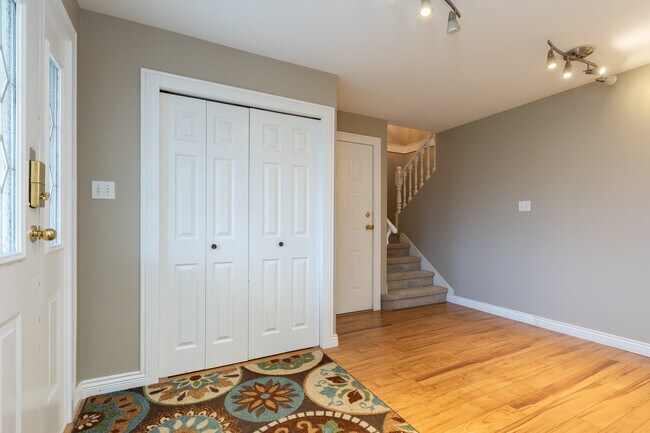 Photo du bâtiment - 4658-223A 223a St