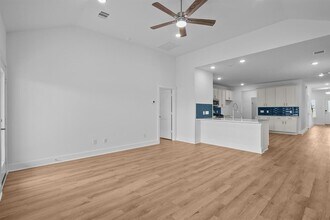 Building Photo - 31915 Splendor Dr