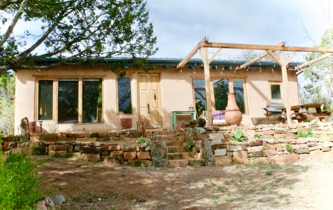 Building Photo - 39 Burro Bend
