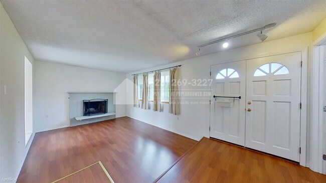 Building Photo - 3 br, 1 bath House - 4401 North Baltimore ...