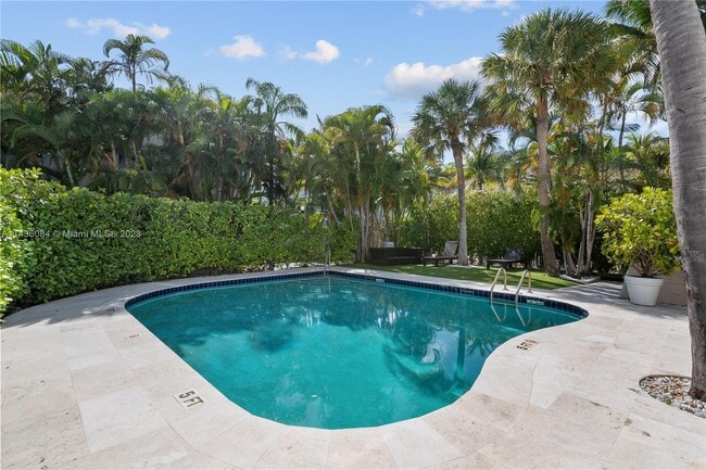 Building Photo - 361 Collins Ave